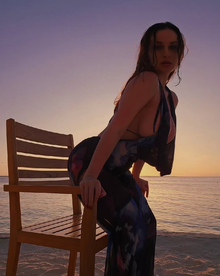 Sexy girl Miranda Faith nude in Panama