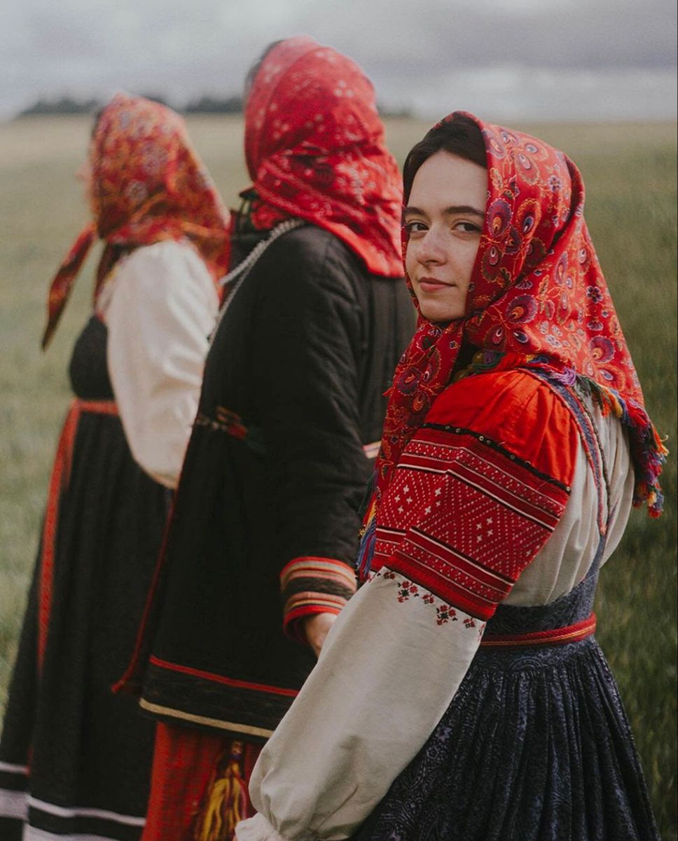 Women in Slavic costumes in Panama