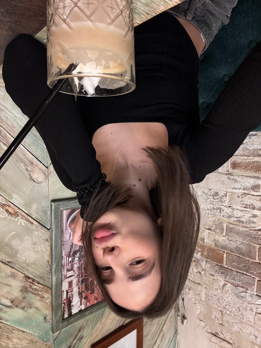 Fresh photos, fresh mood — Tina online in Panama